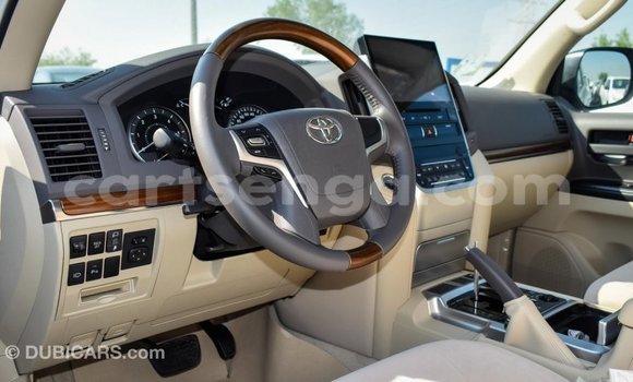 Buy Import Toyota Land Cruiser White Car in Import - Dubai in Hhohho Buy Import Toyota Land Cruiser White Car in Import - Dubai in Hhohho