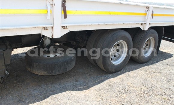 Acheter Occasion Utilitaire Hino 300 Series Blanc à Mbabane, Manzini Acheter Occasion Utilitaire Hino 300 Series Blanc à Mbabane, Manzini