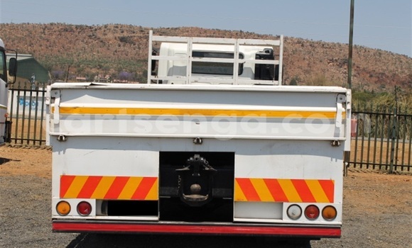 Acheter Occasion Utilitaire Hino 300 Series Blanc à Mbabane, Manzini Acheter Occasion Utilitaire Hino 300 Series Blanc à Mbabane, Manzini