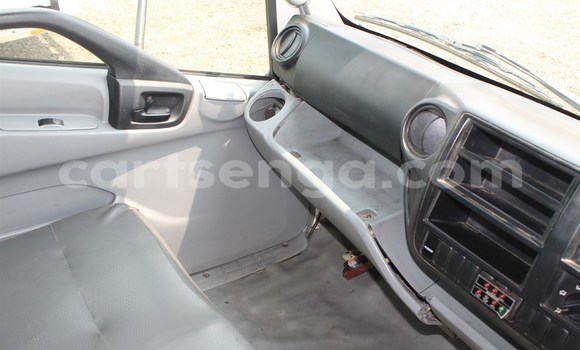 Acheter Occasion Utilitaire Hino 300 Series Blanc à Mbabane, Manzini Acheter Occasion Utilitaire Hino 300 Series Blanc à Mbabane, Manzini