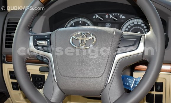 Buy Import Toyota Land Cruiser White Car in Import - Dubai in Hhohho Buy Import Toyota Land Cruiser White Car in Import - Dubai in Hhohho