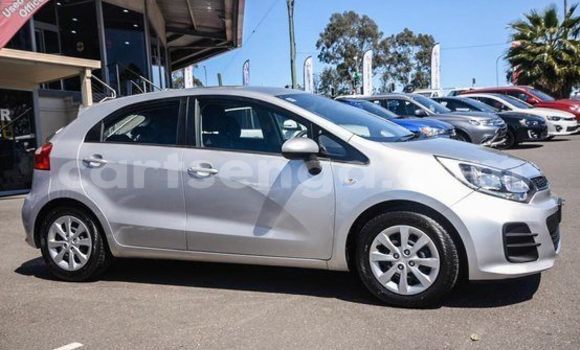 Nunua Ilio tumika Kia Rio Silver Gari ndani ya Mbabane nchini Manzini Nunua Ilio tumika Kia Rio Silver Gari ndani ya Mbabane nchini Manzini