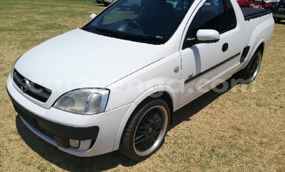 Nunua Ilio tumika Opel Corsa White Gari ndani ya Mbabane nchini Manzini Nunua Ilio tumika Opel Corsa White Gari ndani ya Mbabane nchini Manzini