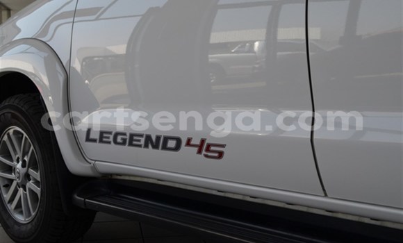 Buy Used Toyota Hilux White Car in Mbabane in Manzini