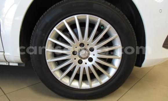 Buy Used Mercedes‒Benz V-klasse White Car in Manzini in Manzini Buy Used Mercedes‒Benz V-klasse White Car in Manzini in Manzini