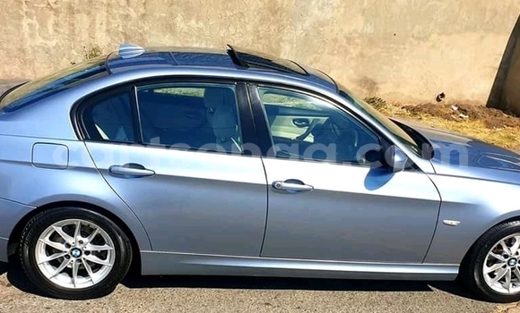 Nunua Ilio tumika BMW 3200 Silver Gari ndani ya Mbabane nchini Manzini Nunua Ilio tumika BMW 3200 Silver Gari ndani ya Mbabane nchini Manzini