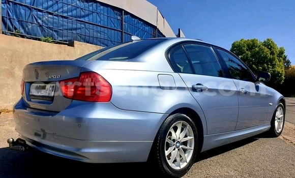 Acheter Occasion Voiture BMW 3200 Gris à Mbabane, Manzini Acheter Occasion Voiture BMW 3200 Gris à Mbabane, Manzini