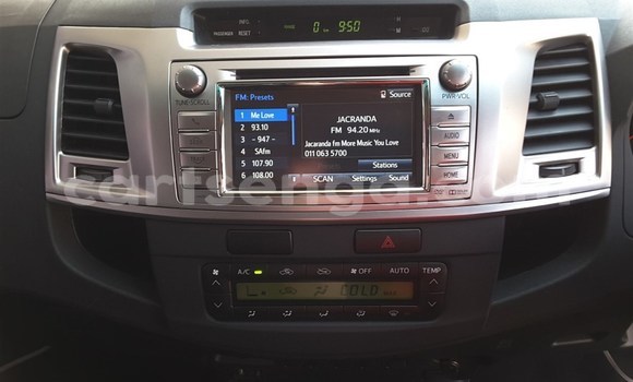 Buy Used Toyota Hilux Silver Car in Mbabane in Manzini