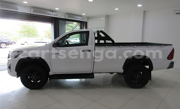 Buy Used Toyota Hilux White Car in Mbabane in Manzini Buy Used Toyota Hilux White Car in Mbabane in Manzini