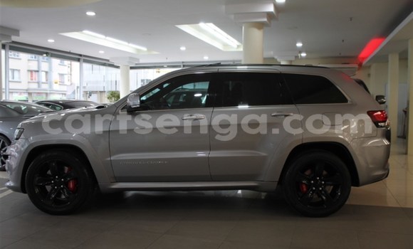 Acheter Occasion Voiture Jeep Grand Cherokee SRT8 Rouge à Mbabane, Manzini Acheter Occasion Voiture Jeep Grand Cherokee SRT8 Rouge à Mbabane, Manzini