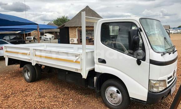 Buy Used Toyota Dyna White Truck in Mbabane in Manzini Buy Used Toyota Dyna White Truck in Mbabane in Manzini