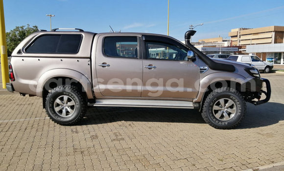 Nunua Ilio tumika Toyota Hilux Brown Gari ndani ya Manzini nchini Manzini Nunua Ilio tumika Toyota Hilux Brown Gari ndani ya Manzini nchini Manzini