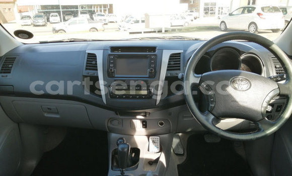 Nunua Ilio tumika Toyota Hilux Brown Gari ndani ya Manzini nchini Manzini Nunua Ilio tumika Toyota Hilux Brown Gari ndani ya Manzini nchini Manzini