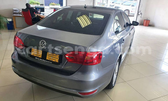 Nunua Ilio tumika Volkswagen Jetta Silver Gari ndani ya Manzini nchini Manzini Nunua Ilio tumika Volkswagen Jetta Silver Gari ndani ya Manzini nchini Manzini
