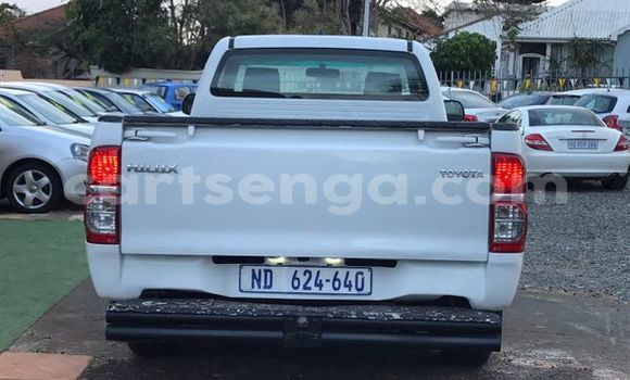 Nunua Ilio tumika Toyota Hilux White Gari ndani ya Manzini nchini Manzini Nunua Ilio tumika Toyota Hilux White Gari ndani ya Manzini nchini Manzini