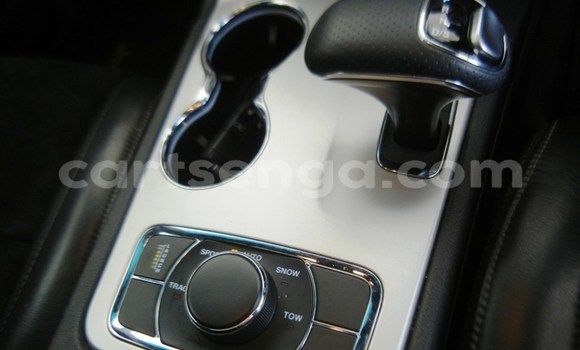 Acheter Occasion Voiture Jeep Grand Cherokee SRT8 Rouge à Mbabane, Manzini Acheter Occasion Voiture Jeep Grand Cherokee SRT8 Rouge à Mbabane, Manzini