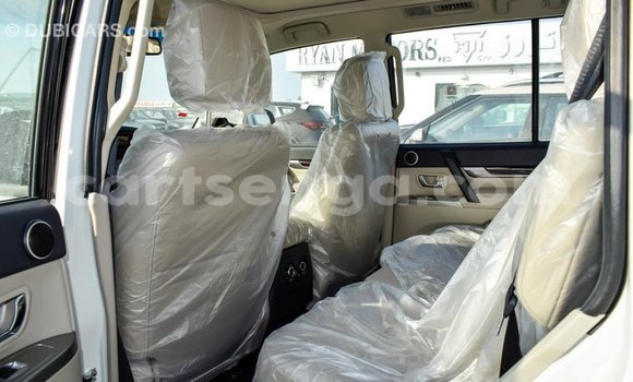 Acheter Import Voiture Mitsubishi Pajero Blanc à Import - Dubai, Hhohho Acheter Import Voiture Mitsubishi Pajero Blanc à Import - Dubai, Hhohho