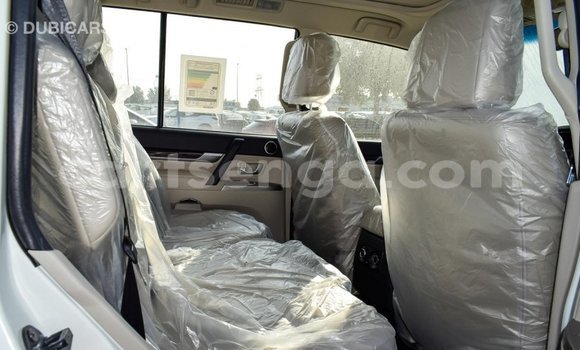 Acheter Import Voiture Mitsubishi Pajero Blanc à Import - Dubai, Hhohho Acheter Import Voiture Mitsubishi Pajero Blanc à Import - Dubai, Hhohho