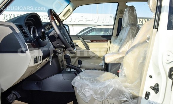 Acheter Import Voiture Mitsubishi Pajero Blanc à Import - Dubai, Hhohho Acheter Import Voiture Mitsubishi Pajero Blanc à Import - Dubai, Hhohho