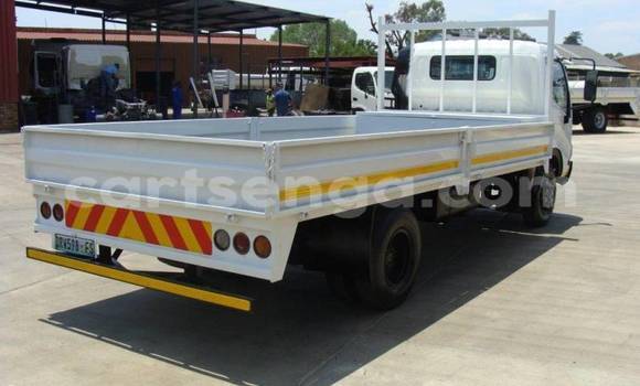 Buy Used Toyota Dyna White Car in Hlatikulu in Shiselweni District Buy Used Toyota Dyna White Car in Hlatikulu in Shiselweni District