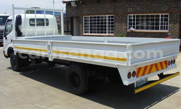 Buy Used Toyota Dyna White Car in Hlatikulu in Shiselweni District Buy Used Toyota Dyna White Car in Hlatikulu in Shiselweni District