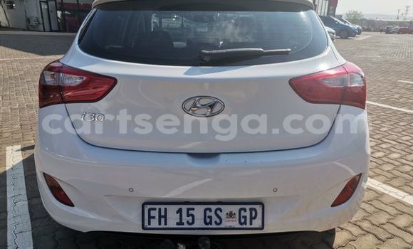 Acheter Occasion Voiture Hyundai i30 Blanc à Hlatikulu, Shiselweni District Acheter Occasion Voiture Hyundai i30 Blanc à Hlatikulu, Shiselweni District