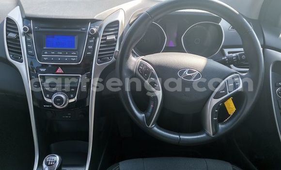 Acheter Occasion Voiture Hyundai i30 Blanc à Hlatikulu, Shiselweni District Acheter Occasion Voiture Hyundai i30 Blanc à Hlatikulu, Shiselweni District