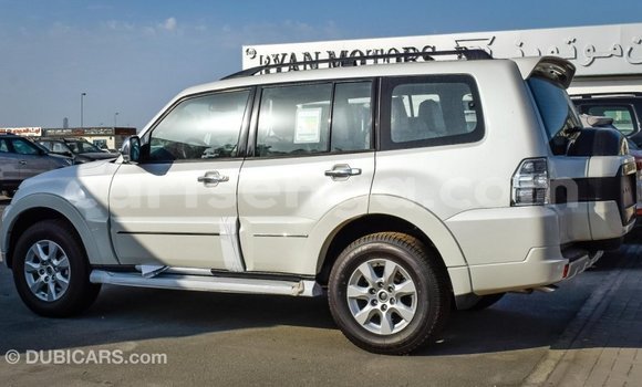 Acheter Import Voiture Mitsubishi Pajero Blanc à Import - Dubai, Hhohho Acheter Import Voiture Mitsubishi Pajero Blanc à Import - Dubai, Hhohho