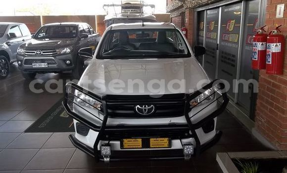 Nunua Ilio tumika Toyota Hilux White Gari ndani ya Hlatikulu nchini Wilaya ya Shiselweni Nunua Ilio tumika Toyota Hilux White Gari ndani ya Hlatikulu nchini Wilaya ya Shiselweni