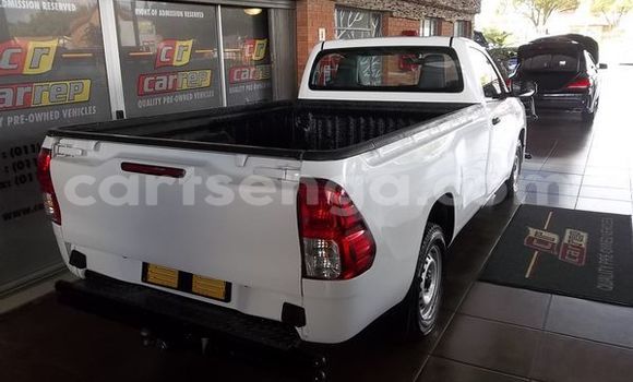 Nunua Ilio tumika Toyota Hilux White Gari ndani ya Hlatikulu nchini Wilaya ya Shiselweni Nunua Ilio tumika Toyota Hilux White Gari ndani ya Hlatikulu nchini Wilaya ya Shiselweni