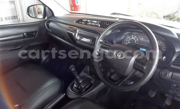Nunua Ilio tumika Toyota Hilux White Gari ndani ya Hlatikulu nchini Wilaya ya Shiselweni Nunua Ilio tumika Toyota Hilux White Gari ndani ya Hlatikulu nchini Wilaya ya Shiselweni