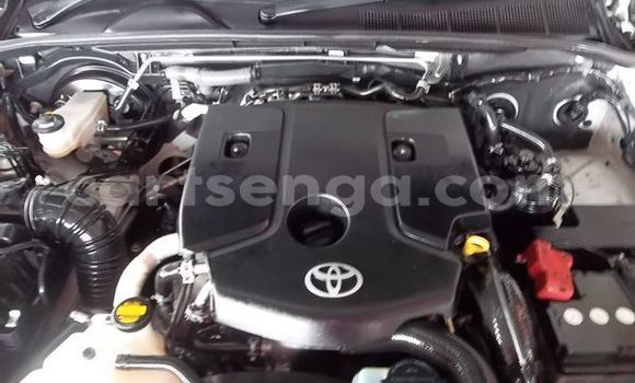 Nunua Ilio tumika Toyota Hilux White Gari ndani ya Hlatikulu nchini Wilaya ya Shiselweni Nunua Ilio tumika Toyota Hilux White Gari ndani ya Hlatikulu nchini Wilaya ya Shiselweni