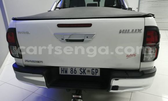 Buy Used Toyota Hilux White Car in Hlatikulu in Shiselweni District Buy Used Toyota Hilux White Car in Hlatikulu in Shiselweni District