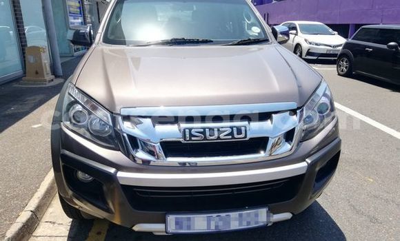 Acheter Occasion Voiture Isuzu KB Gris à Bulembu, Hhohho Acheter Occasion Voiture Isuzu KB Gris à Bulembu, Hhohho