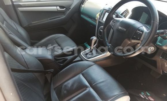 Acheter Occasion Voiture Isuzu KB Gris à Bulembu, Hhohho Acheter Occasion Voiture Isuzu KB Gris à Bulembu, Hhohho