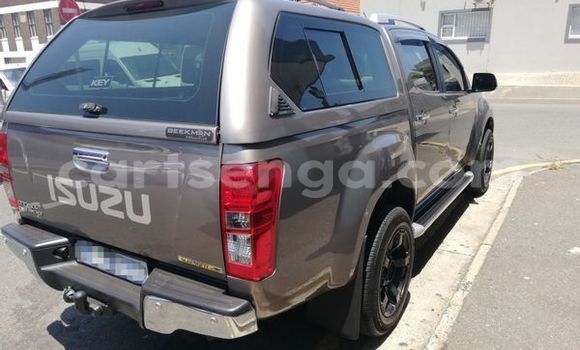 Acheter Occasion Voiture Isuzu KB Gris à Bulembu, Hhohho Acheter Occasion Voiture Isuzu KB Gris à Bulembu, Hhohho