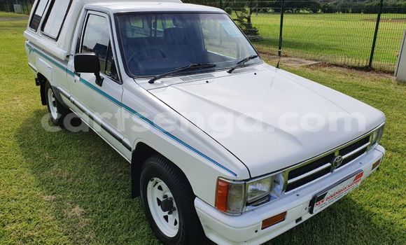 Nunua Ilio tumika Toyota Hilux White Gari ndani ya Hlatikulu nchini Wilaya ya Shiselweni Nunua Ilio tumika Toyota Hilux White Gari ndani ya Hlatikulu nchini Wilaya ya Shiselweni