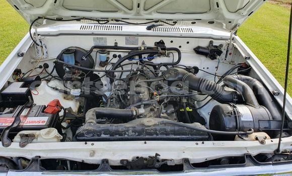 Nunua Ilio tumika Toyota Hilux White Gari ndani ya Hlatikulu nchini Wilaya ya Shiselweni Nunua Ilio tumika Toyota Hilux White Gari ndani ya Hlatikulu nchini Wilaya ya Shiselweni