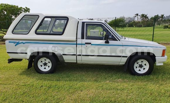 Nunua Ilio tumika Toyota Hilux White Gari ndani ya Hlatikulu nchini Wilaya ya Shiselweni Nunua Ilio tumika Toyota Hilux White Gari ndani ya Hlatikulu nchini Wilaya ya Shiselweni