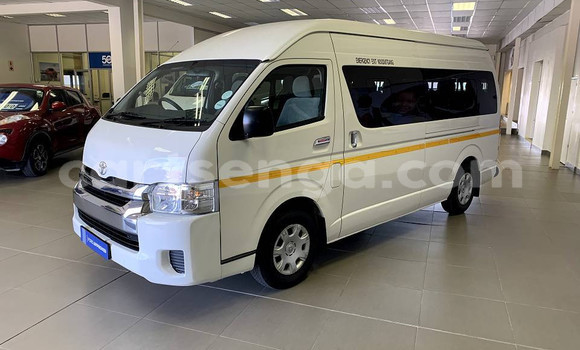 Nunua Ilio tumika Toyota Hiace White Gari ndani ya Mbabane nchini Manzini