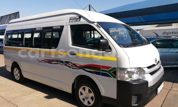 Acheter Occasion Voiture Toyota Hiace Blanc à Ezulwini, Hhohho Acheter Occasion Voiture Toyota Hiace Blanc à Ezulwini, Hhohho