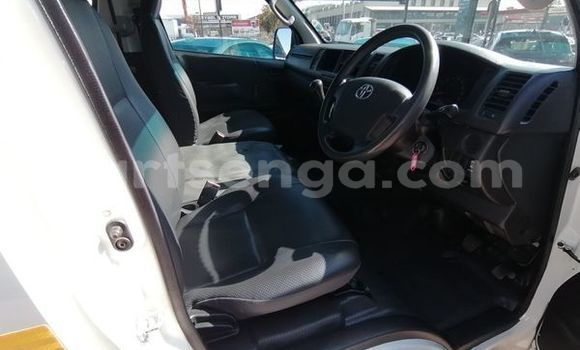 Acheter Occasion Voiture Toyota Hiace Blanc à Ezulwini, Hhohho Acheter Occasion Voiture Toyota Hiace Blanc à Ezulwini, Hhohho