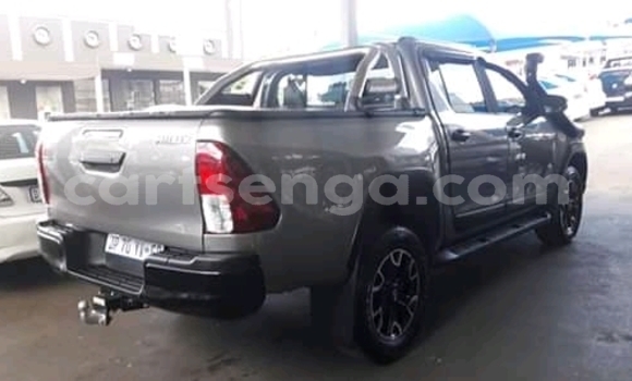 Buy Used Toyota Hilux Silver Car in Mondi in Hhohho Buy Used Toyota Hilux Silver Car in Mondi in Hhohho