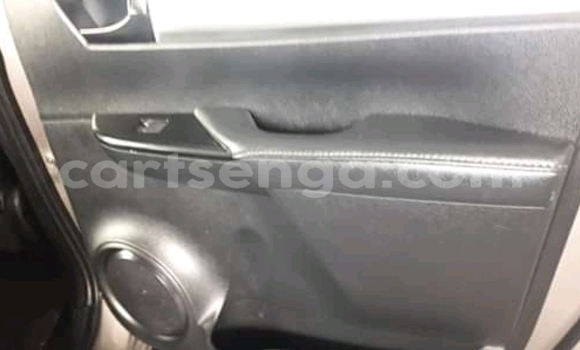 Buy Used Toyota Hilux Silver Car in Mondi in Hhohho Buy Used Toyota Hilux Silver Car in Mondi in Hhohho