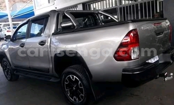 Buy Used Toyota Hilux Silver Car in Mondi in Hhohho Buy Used Toyota Hilux Silver Car in Mondi in Hhohho