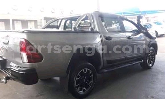 Buy Used Toyota Hilux Silver Car in Mondi in Hhohho Buy Used Toyota Hilux Silver Car in Mondi in Hhohho