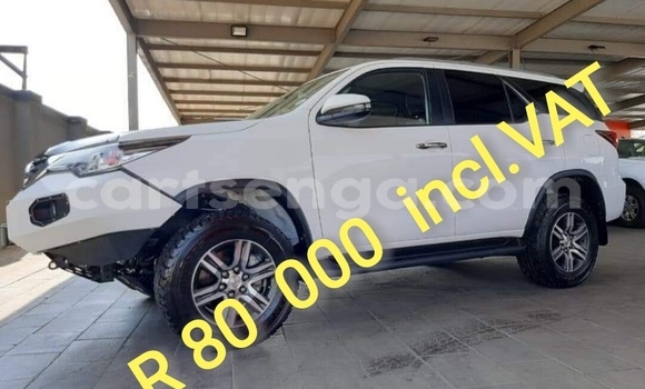 Buy Used Toyota Fortuner White Car in Mbabane in Manzini