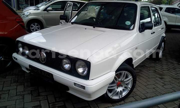 Buy Used Volkswagen Golf White Car in Mbabane in Manzini