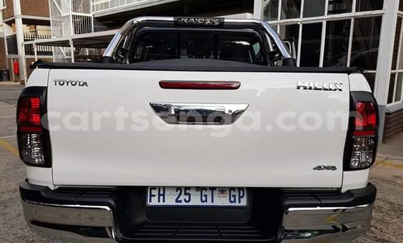 Buy Used Toyota Hilux White Car in Mbabane in Manzini Buy Used Toyota Hilux White Car in Mbabane in Manzini