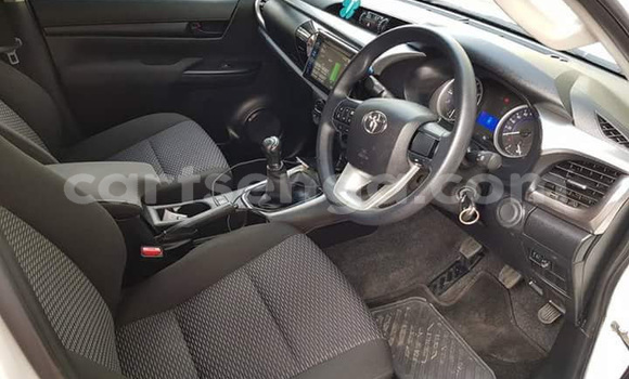 Buy Used Toyota Hilux White Car in Mbabane in Manzini Buy Used Toyota Hilux White Car in Mbabane in Manzini